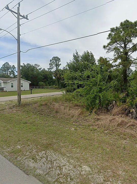1st image of 2901 E 2nd St