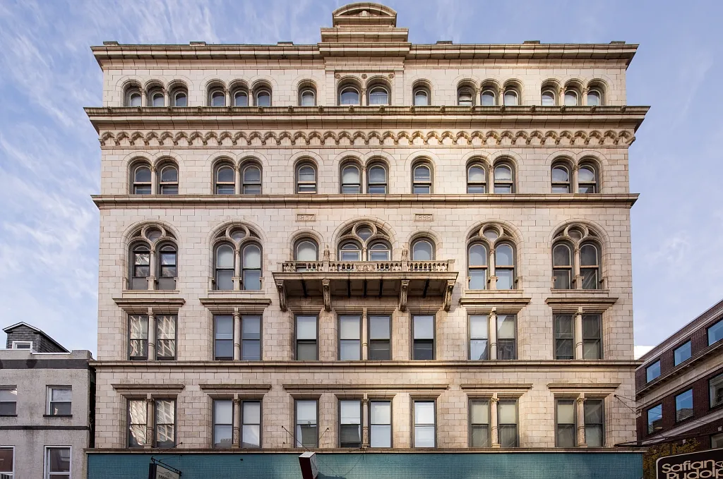 701 Sansom — Photo 1