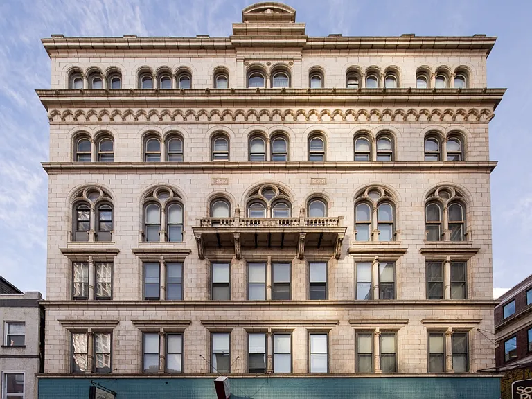 701 Sansom — Photo 1
