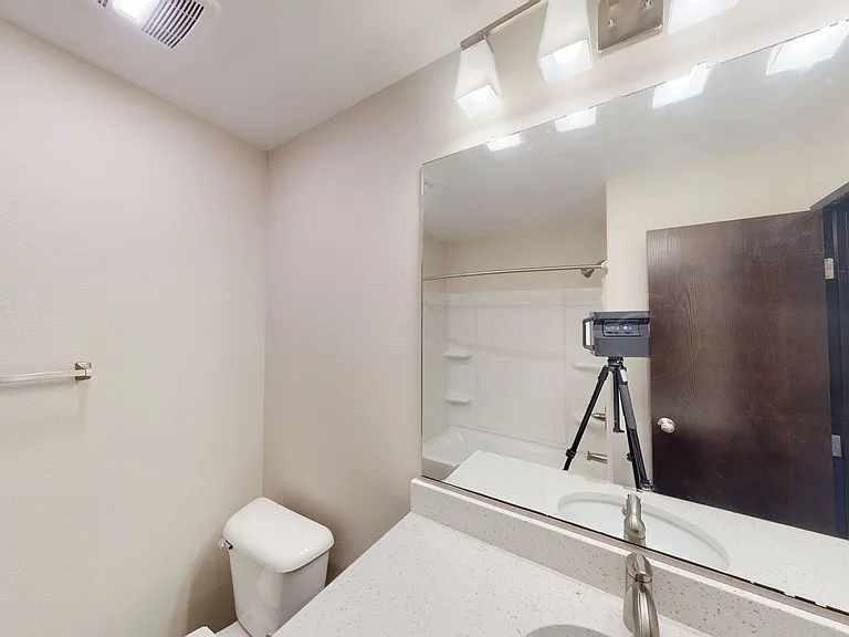 210 S Hyland Ave — Photo 5