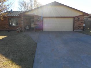 3102 Wheatridge Dr, Woodward, OK 73801