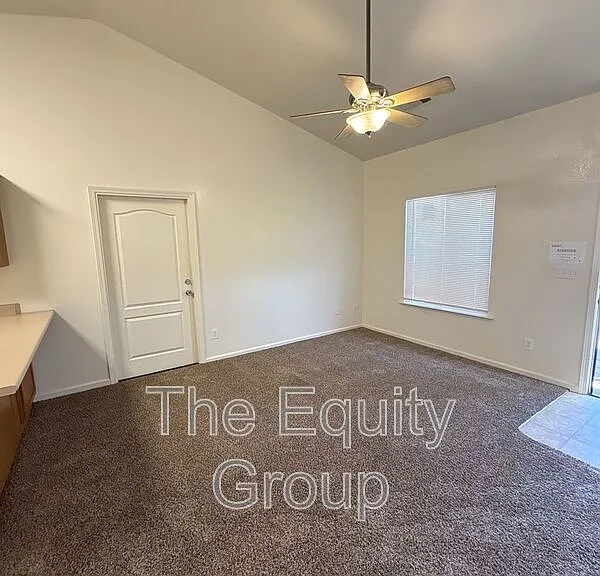 2423 W Sunnyside Ave — Photo 2