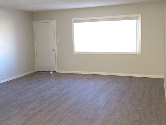 4th image of 13106 S Vermont Ave APT 02