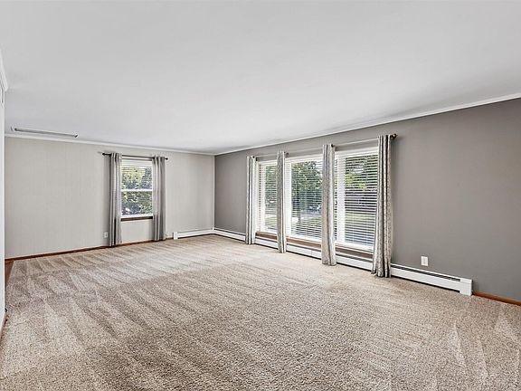 3rd image of 628 S Greenfield Ave