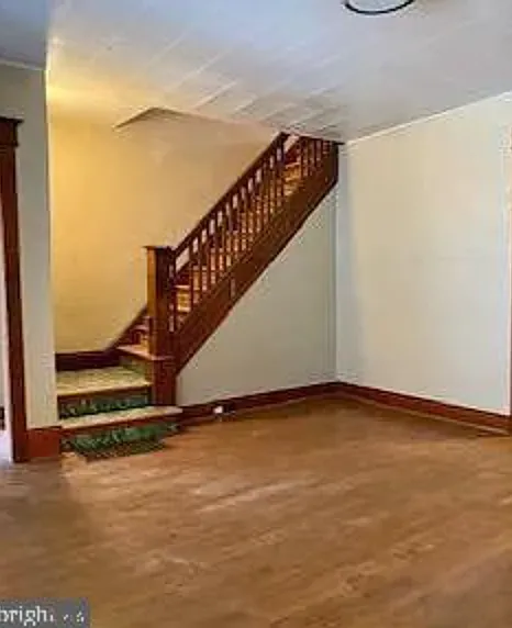 25 Laurel Ave — Photo 4