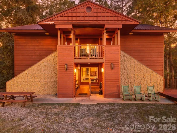 55-57 Observation Point Rd, Bryson City, NC 28713