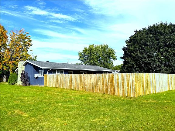 3rd image of 23492 Elm Street