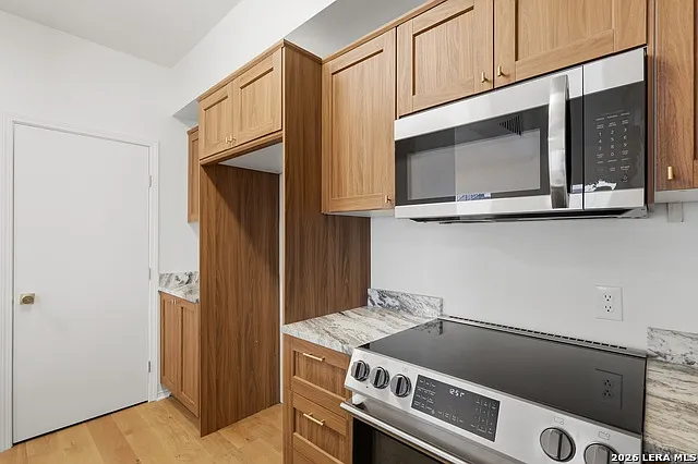 486 E Olmos Dr — Photo 10