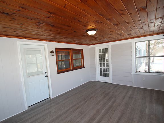 5th image of 829 Moscow Rd