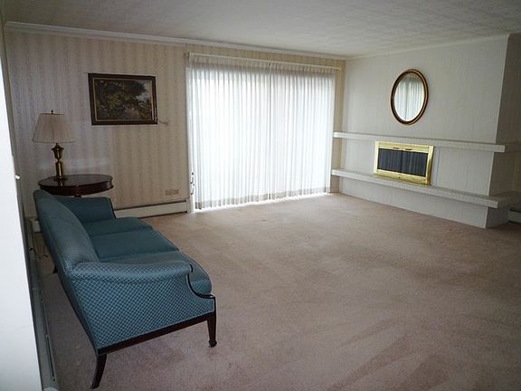 2nd image of 4220 Saratoga Ave APT 101
