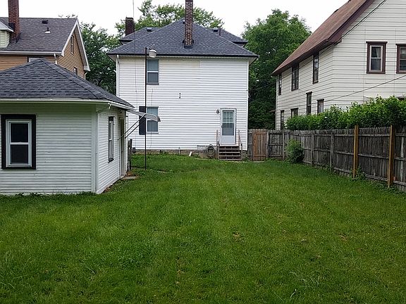 Back Yard - Fenced In