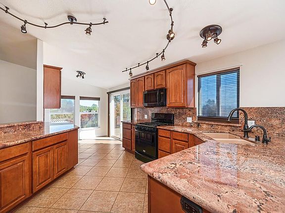 3rd image of 3430 Hilton Way