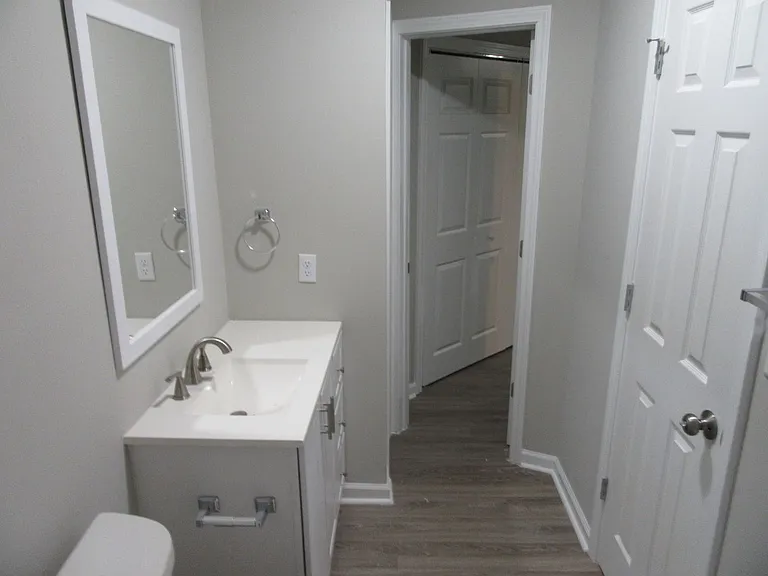 1304B Grace Ave — Photo 11