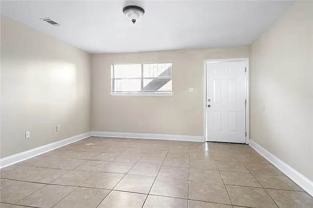 2 bed, 1.0 bath, 825 sqft, $1,200 — Photo 4
