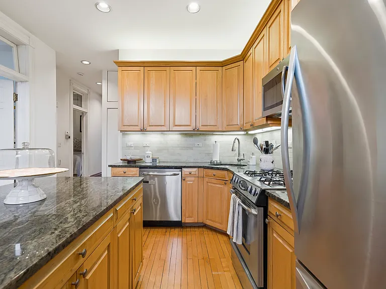 849 W Newport Ave #3 — Photo 8