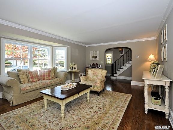 5th image of 83 Seaman Ave