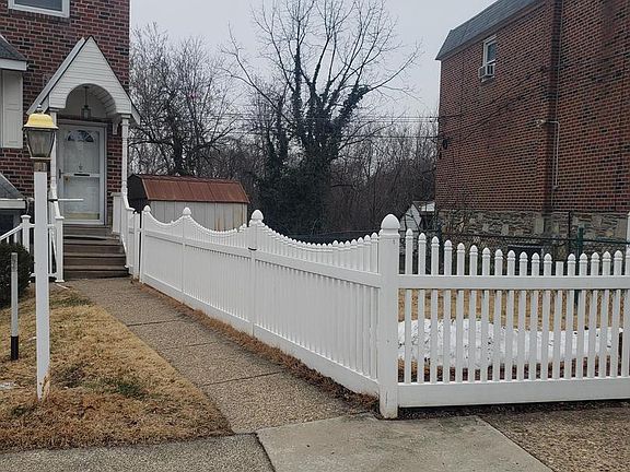 3rd image of 11872 Basile Rd