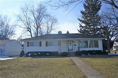1st image of 220 Lyndhurst Dr