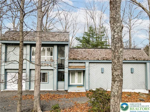 3120 Greenbriar Dr, East Stroudsburg, PA 18301