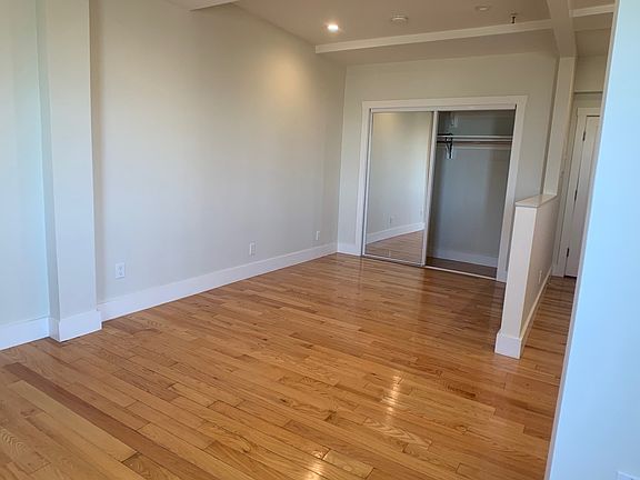 4th image of 4740 Balboa St APT 210
