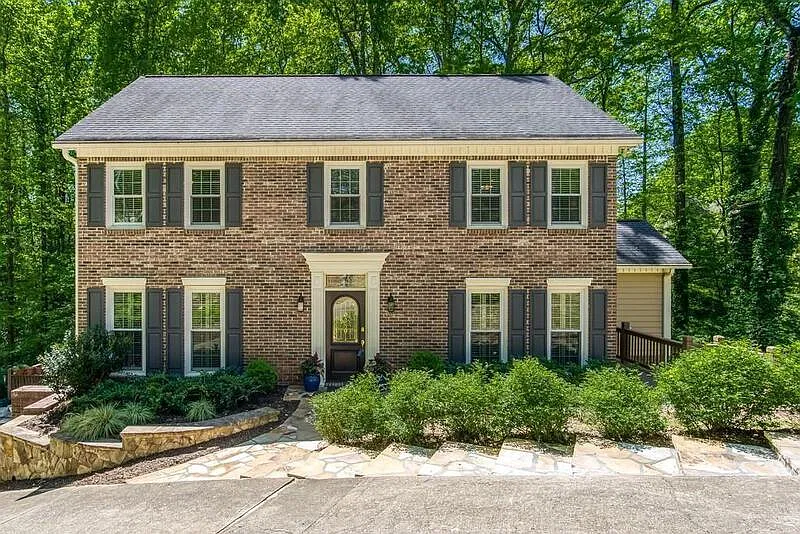 4 bed, 3.5 bath, 2654 sqft, $2,895 — Photo 2