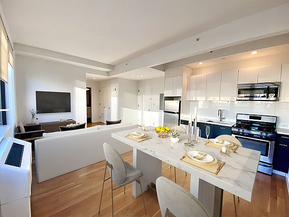 2nd image of 316 Bergen St #704