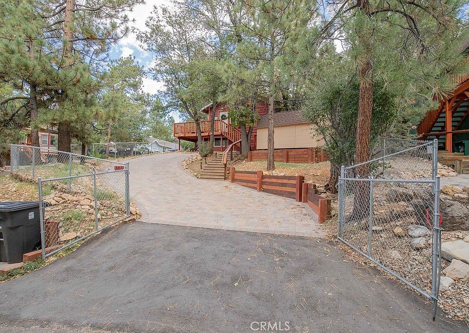 1st image of 301 Vista Ave