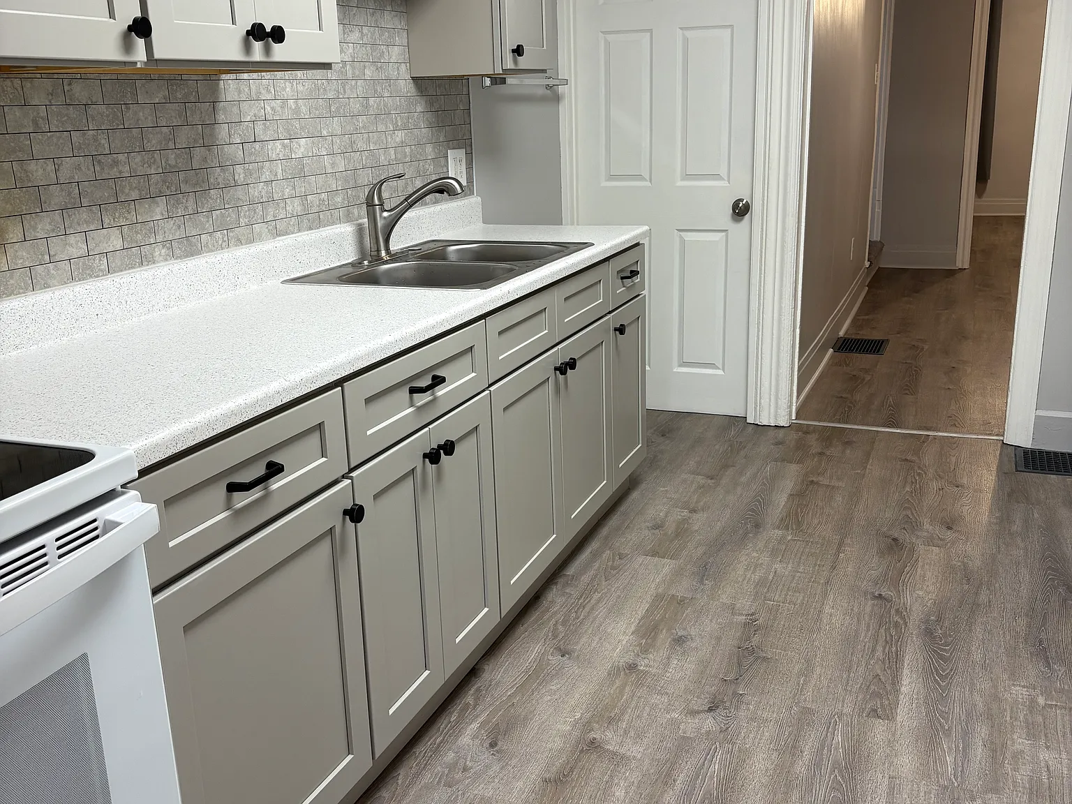 3 bed, 1.5 bath, 1064 sqft, $1,650 — Photo 4