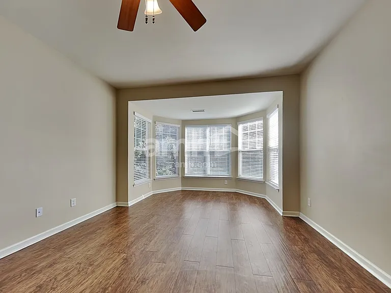 13527 Provincial Ct — Photo 10