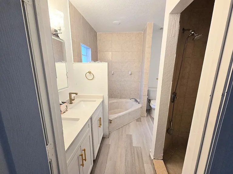 612 NW 6th Ave — Photo 12