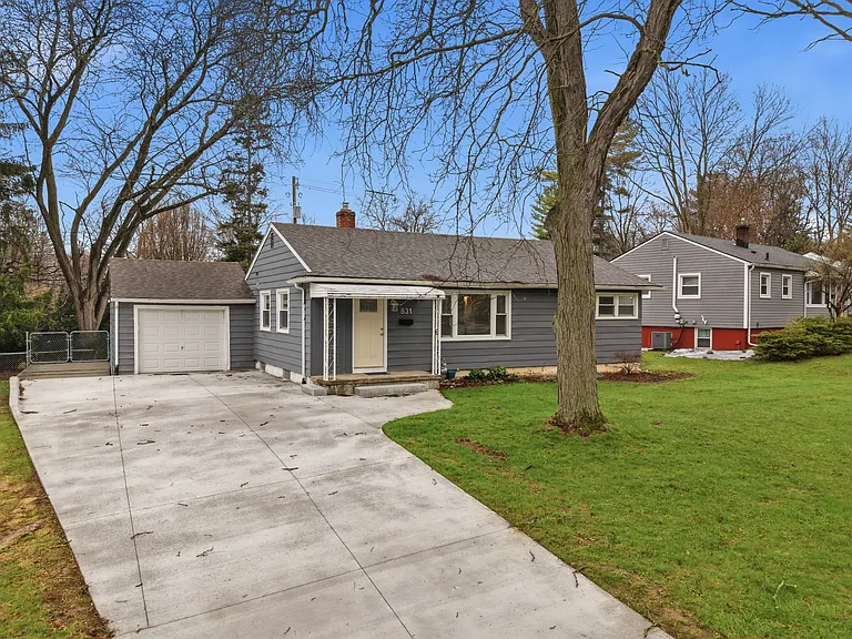 831 Loyola Dr — Photo 39