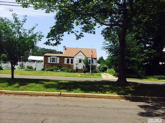 2nd image of 233 Deauville Blvd