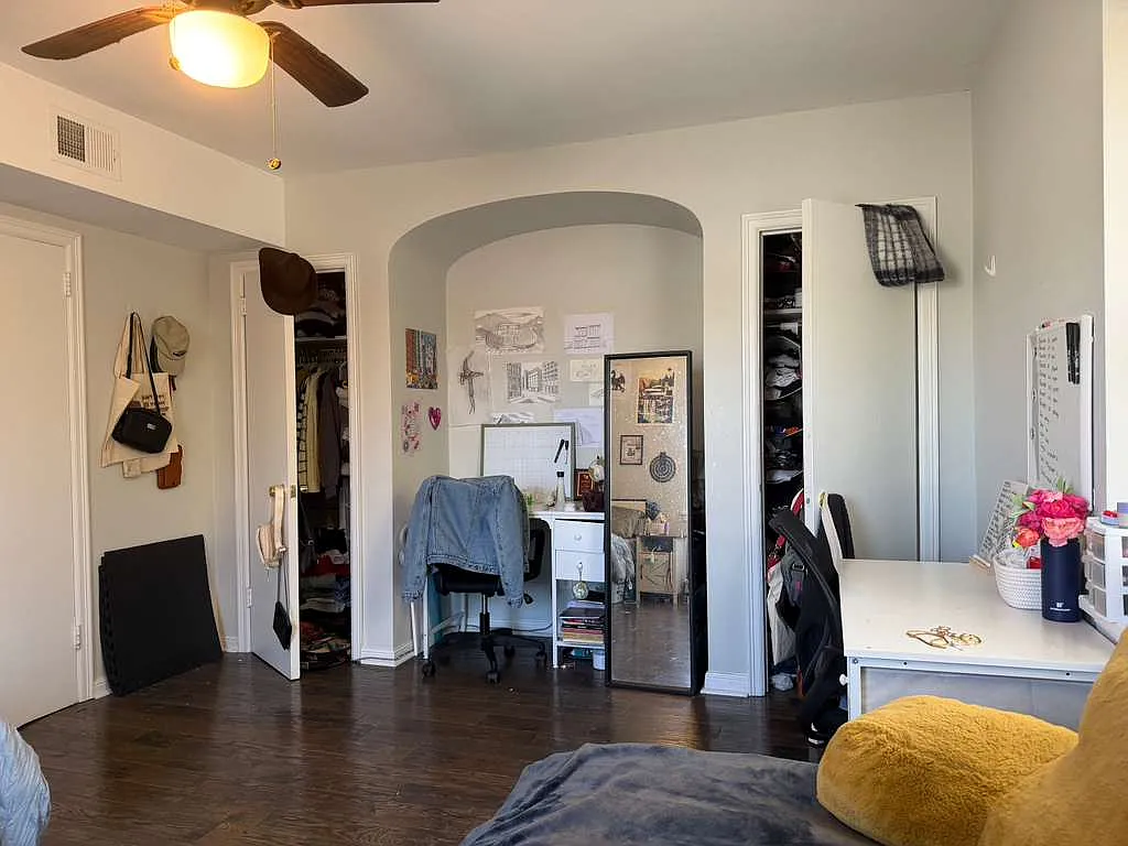 203 Sycamore Ave — Photo 1