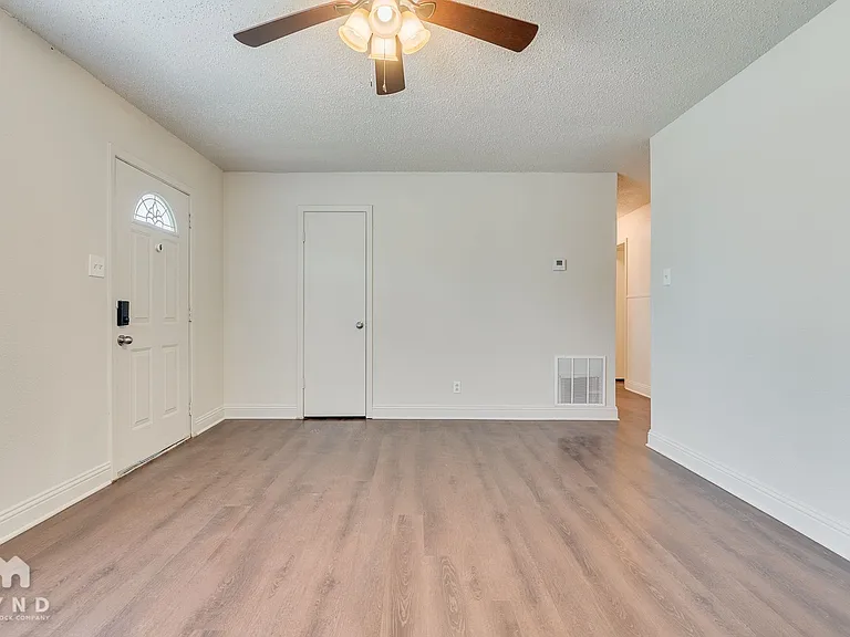 5054 Virgil St — Photo 11