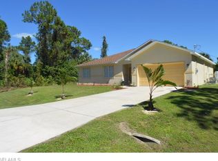 520 Lake Ave, Lehigh Acres, FL 33972