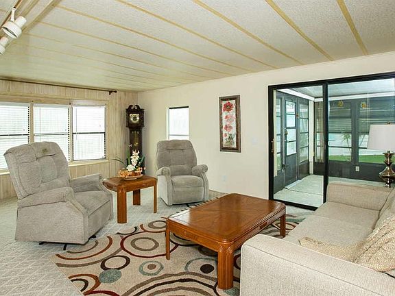 5th image of 703 Silverthorn Ct