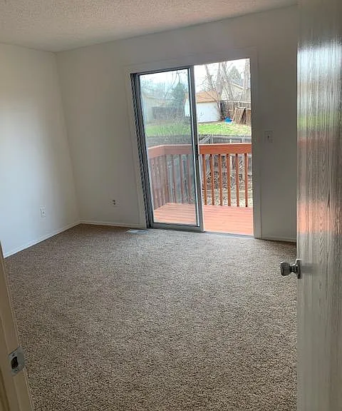323 S Jefferson Ave — Photo 10