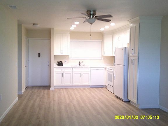 4th image of 135 Monterey Dr
