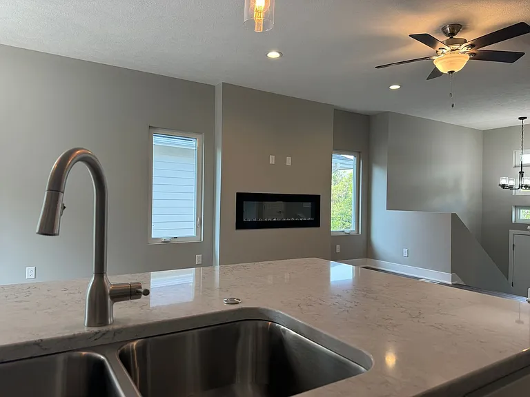 302 N Allen St — Photo 9