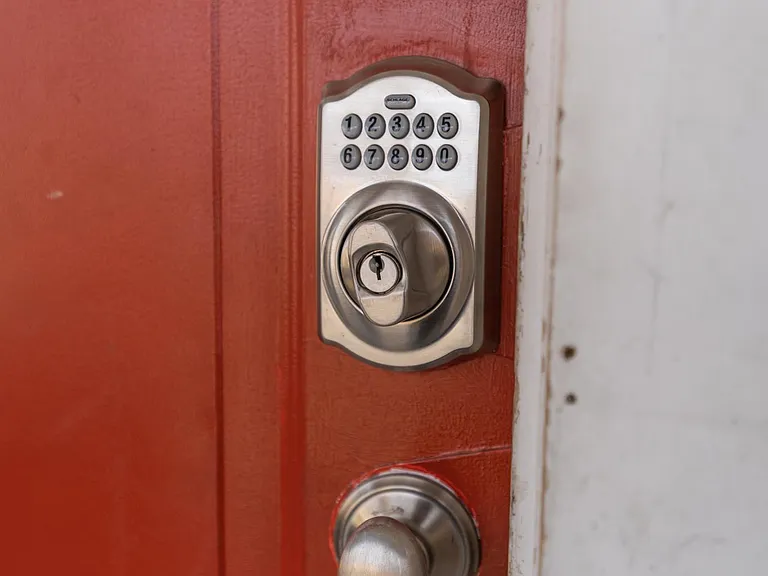 209 Clinton St — Photo 3