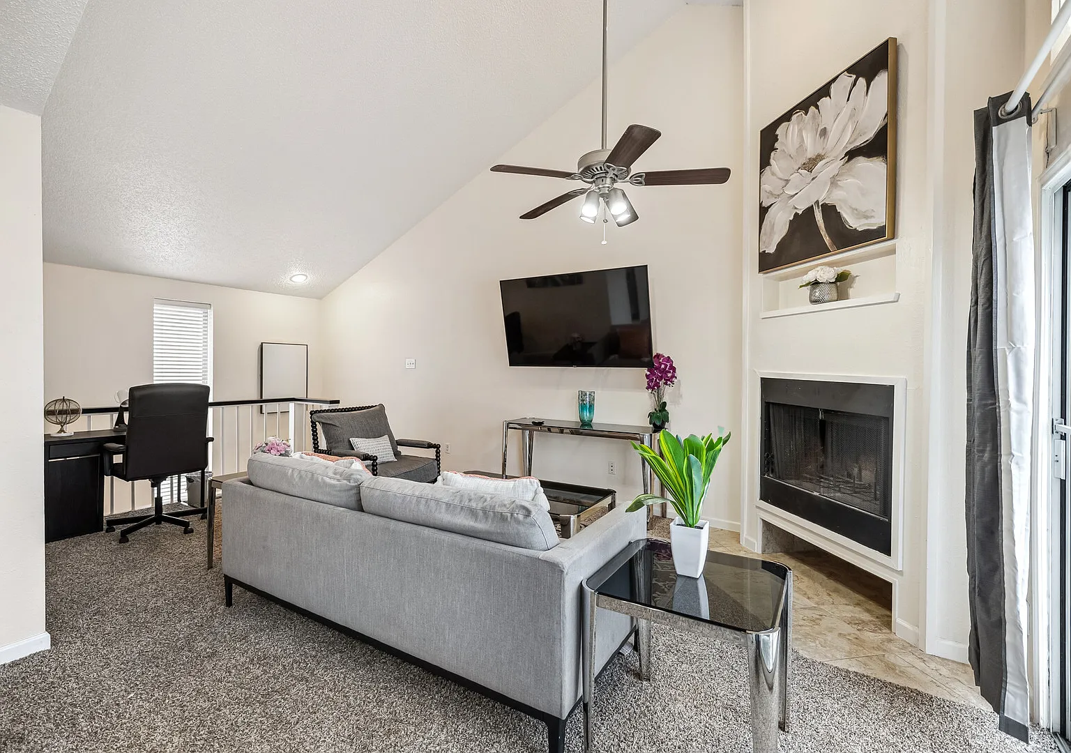 I655 World Cup Stay - 18 min to AT&T - Sleeps 4 - Free Parking — Photo 1