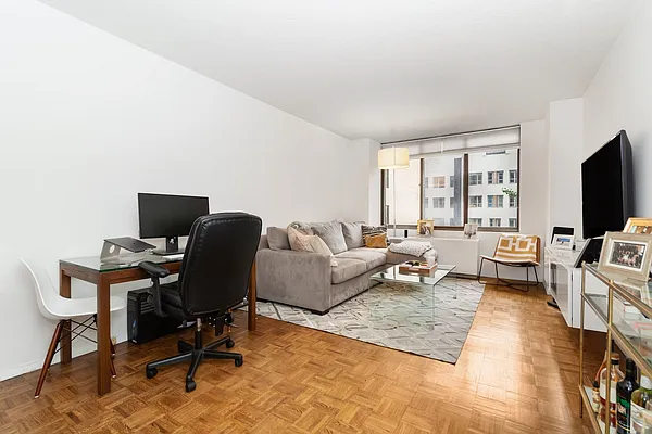 Rented by Pleasant Properties Real Estate LLC | media 10