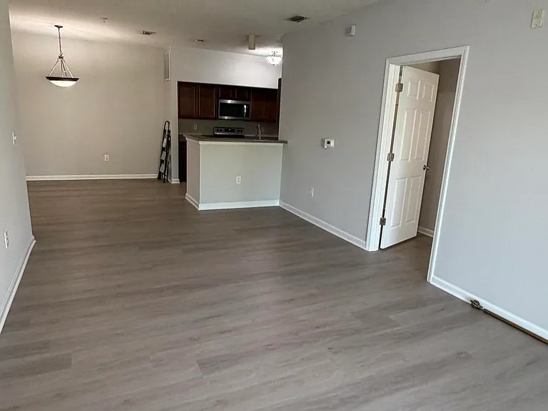 8201 Green Parrot Rd #106 — Photo 18