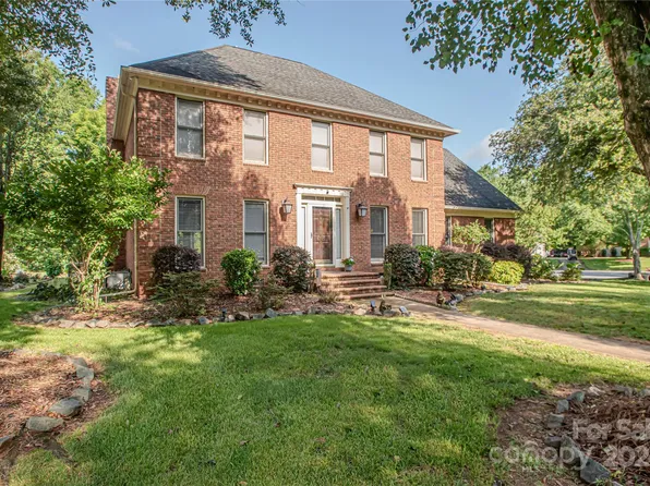 6325 Dovefield Rd, Charlotte, NC 28277