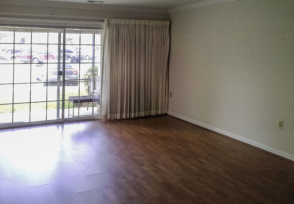 2nd image of 307 Tall Pines Ct Unit 1