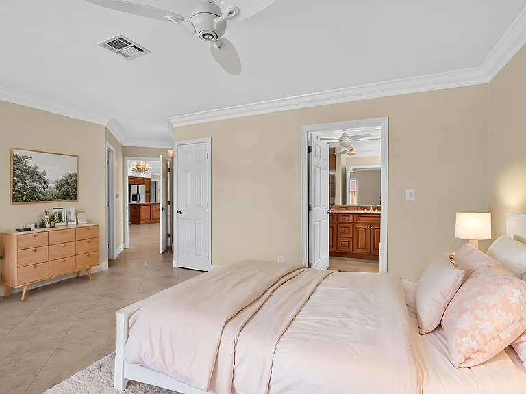 899 Granada Dr — Photo 15