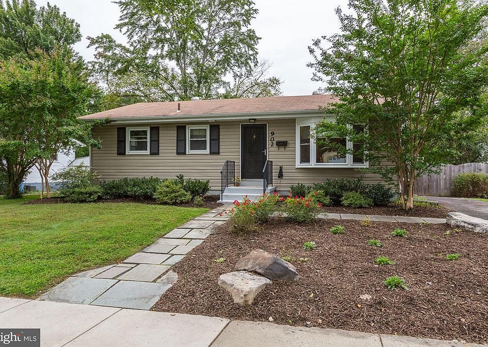 1st image of 902 Neal Dr