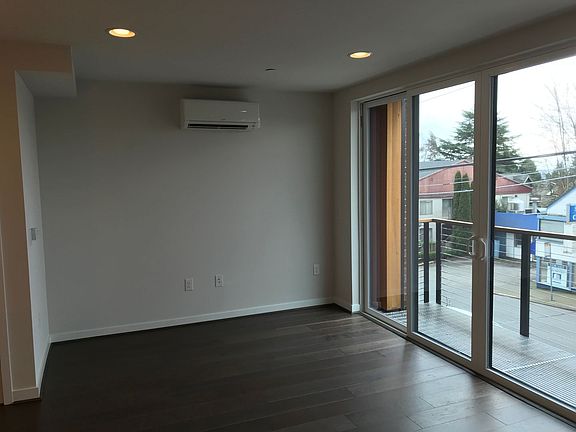 4th image of 3300 NE 65th St Unit 219