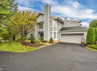 701 Sunshine Lakes Dr, Voorhees, NJ 08043