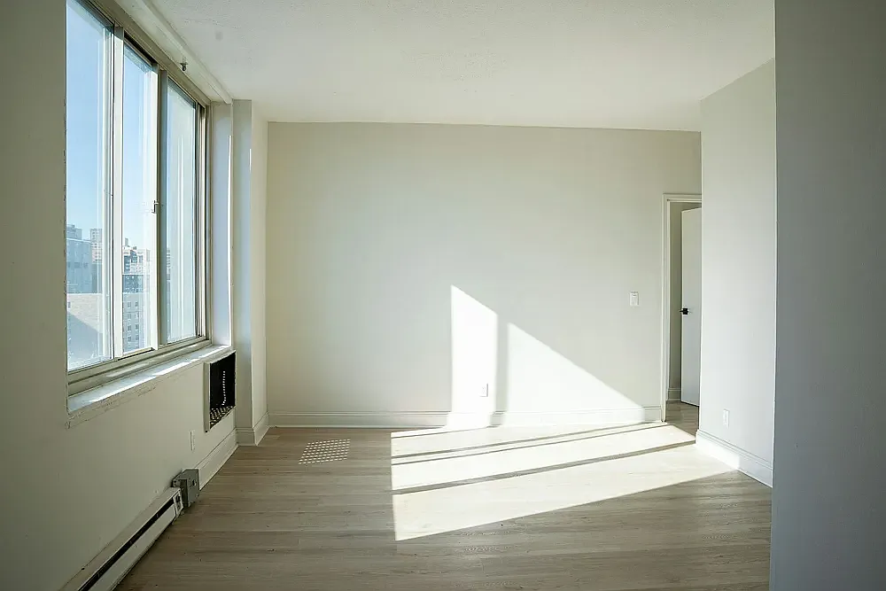1952 1st Avenue — Photo 1
